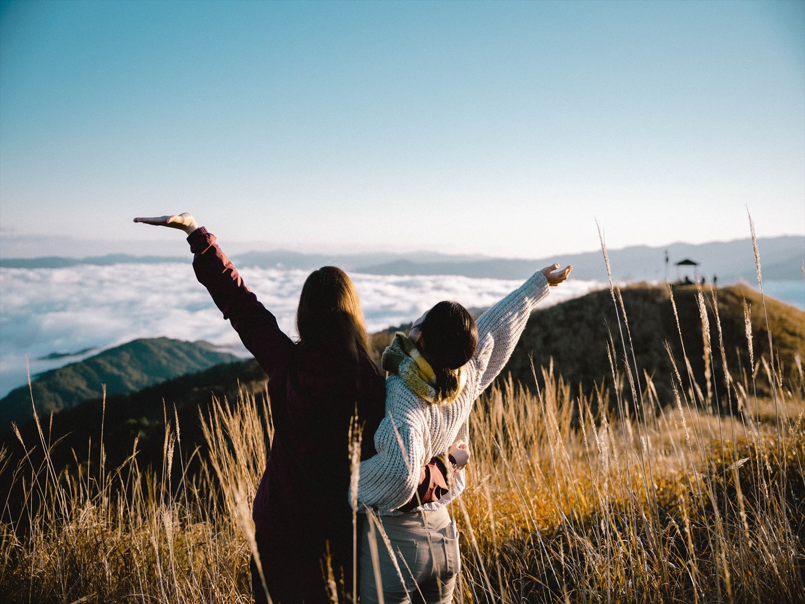 幻想的で雄大な八合霧（雲海）：徳島三好市・吉野川の朝の絶景